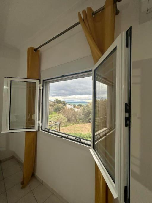 Muses_Calliope, Chios Karfas Exterior photo